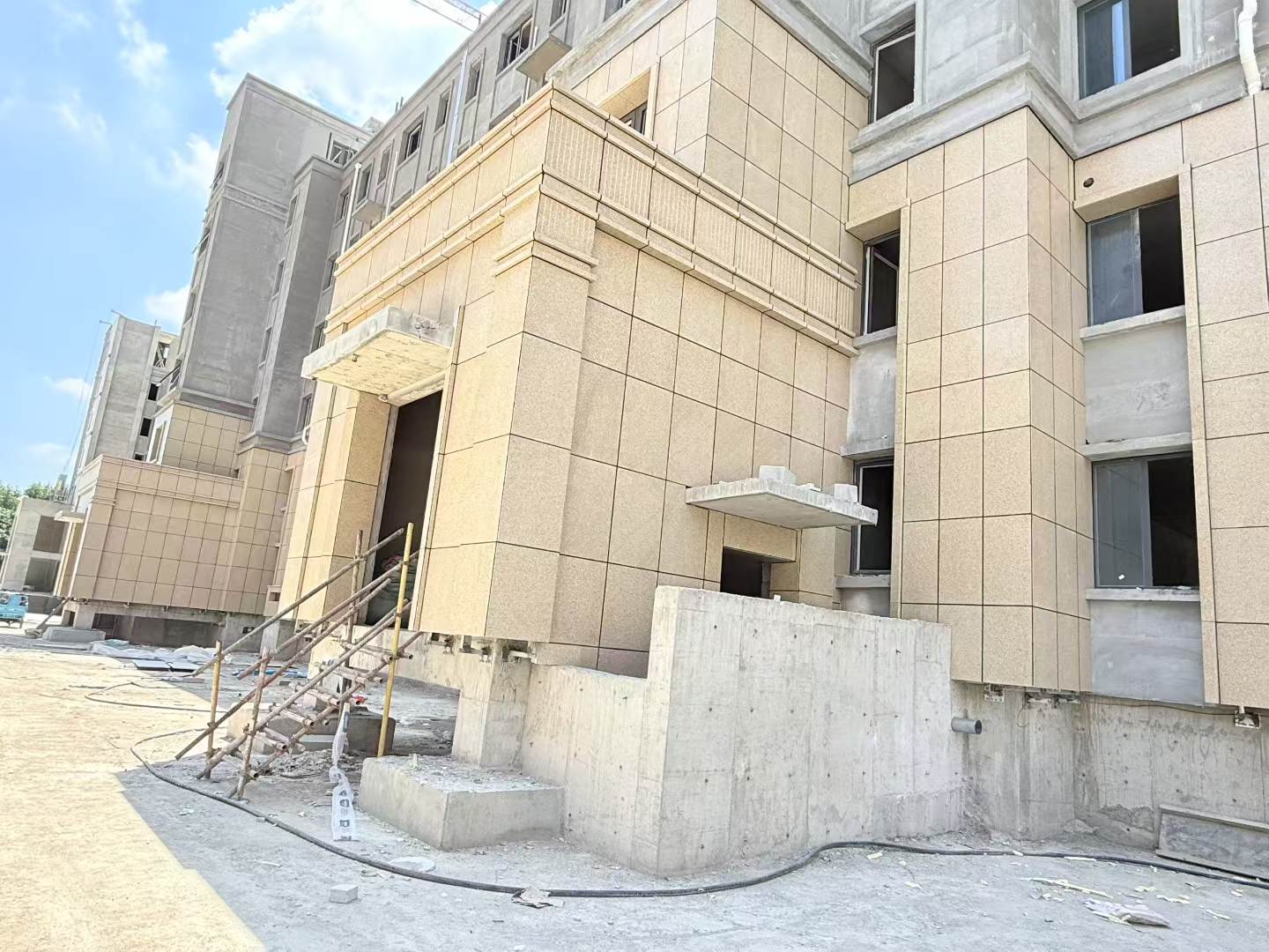 绵阳 黄金麻干挂，工地实拍
