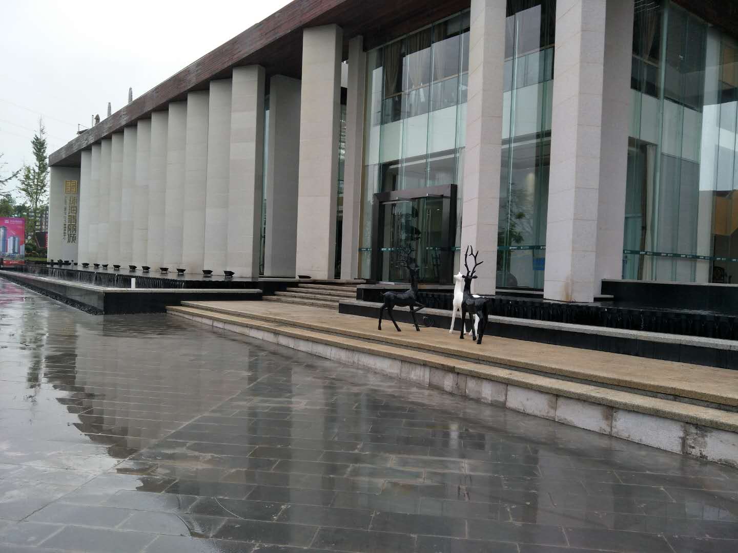 绵阳芝麻白花岗岩在建筑上的应用