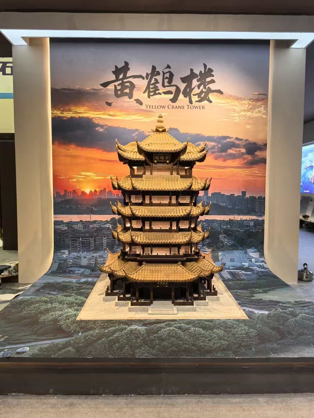 绵阳仿古石文创作品-黄鹤楼