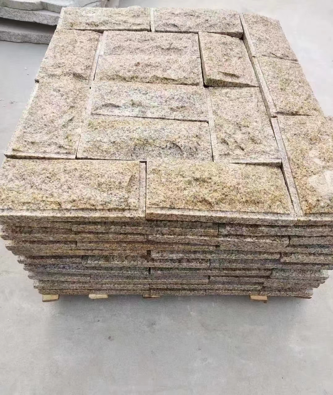 绵阳黄锈石蘑菇石